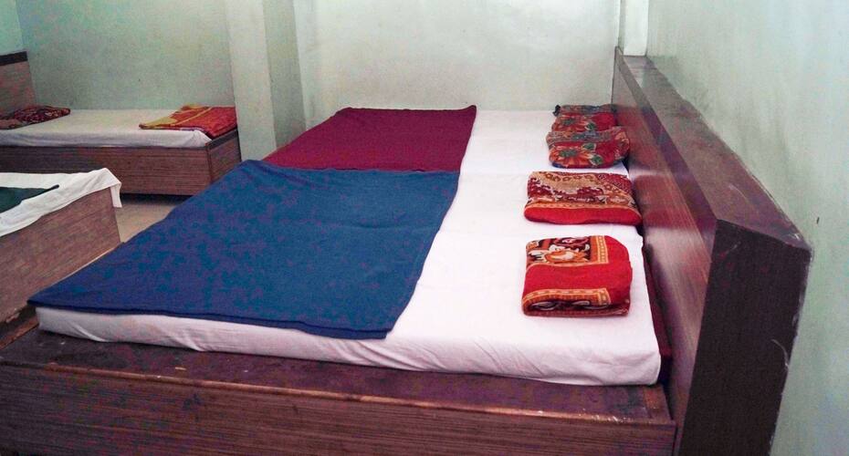 Sai Shivneri Lodge, Shirdi 4